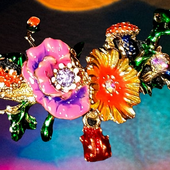 Kymyad Bohemian style enamel flower gold necklace w/ graduated gold beads. - Picture 4 of 12